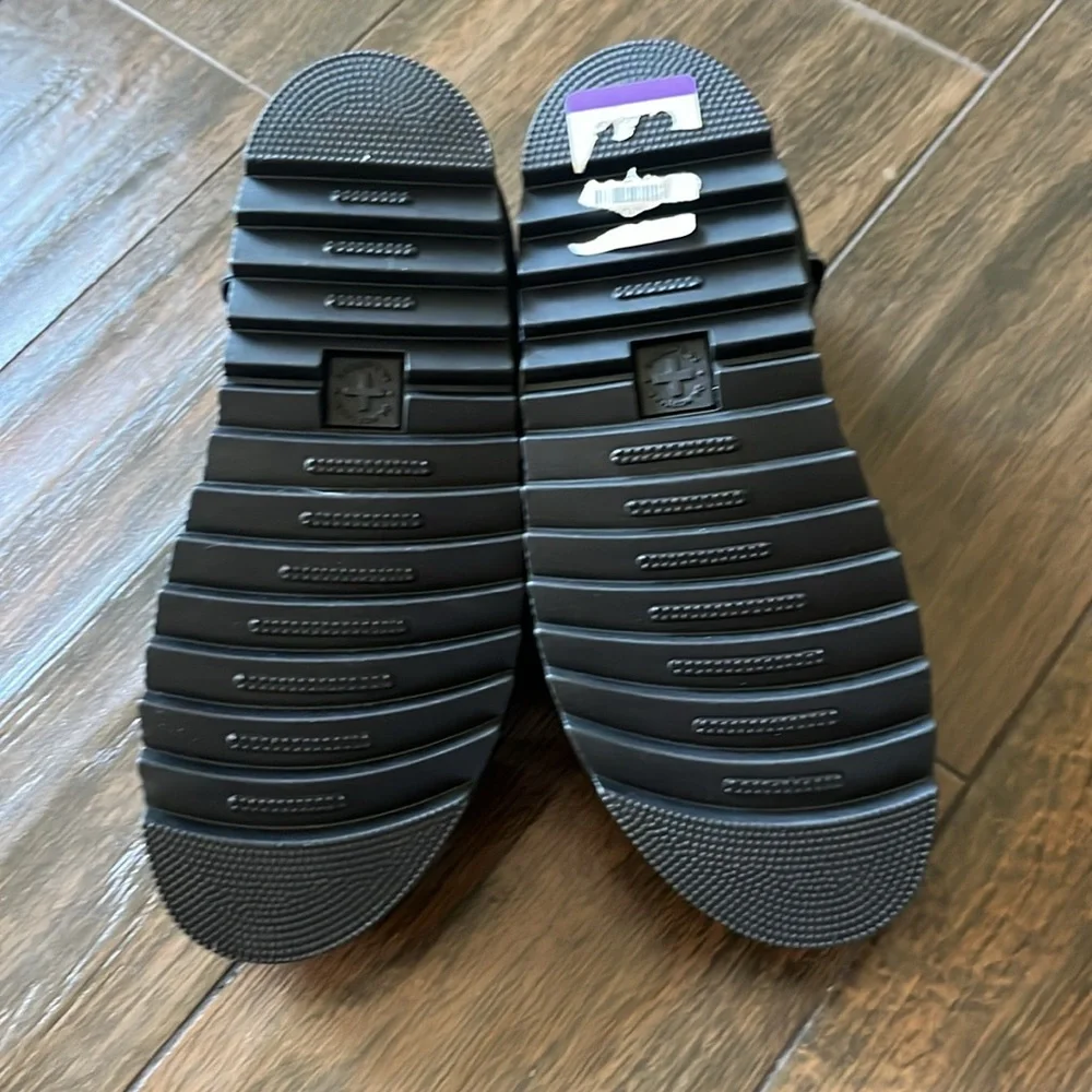 NWT DR. MARTENS BLAIRE SANDALS